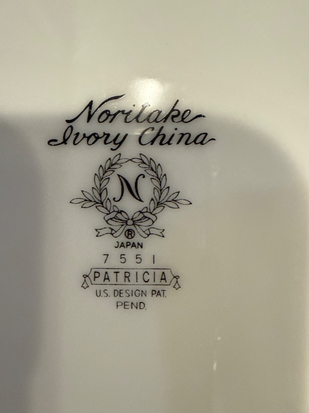 Nora Taki ivory China, Japan, 7551 Patricia MCM discontinued - Picture 2 of 4